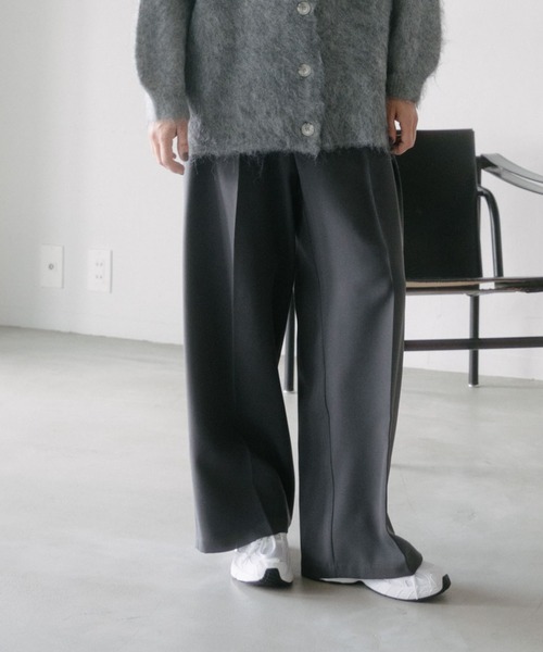 Doux archives（ドゥアルシーヴ）の「ウエスト細見え2タックパンツ