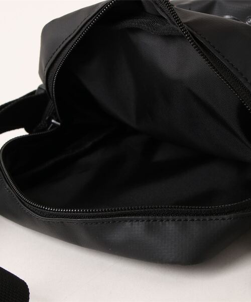 Dickies（ディッキーズ）の「【Dickies】　OL LOGO QUICK SHOULDER BAG（ショルダーバッグ・レディース・ブラック/ホワイト/シルバー・FREE）」の6枚目の写真