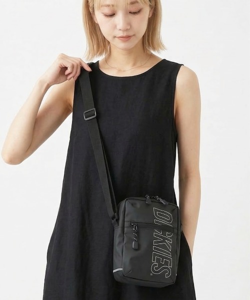 Dickies(ディッキーズ)の「【Dickies】 OL LOGO QUICK SHOULDER BAG(ショルダーバッグ・レディース・ブラック/ホワイト/シルバー・FREE)」の1枚目の写真