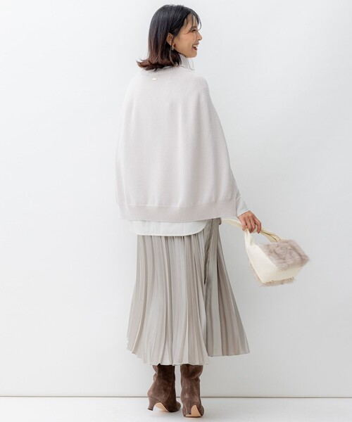23区(ニジュウサンク)の「【洗える】ニット ポンチョ(ニット/セーター・レディース・ベージュ系/アイボリー系/グレー系・32)」の9枚目の写真