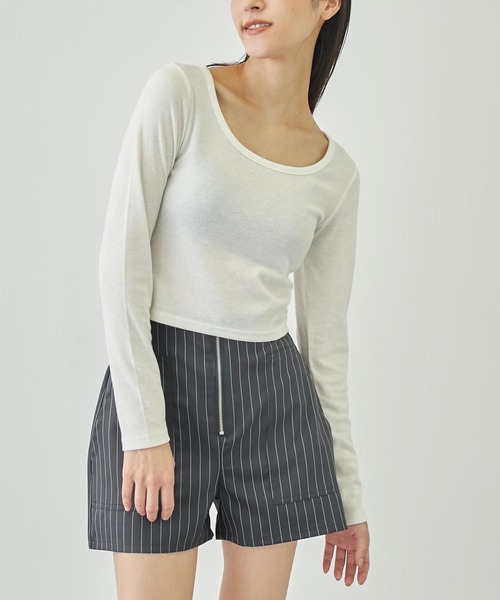 ANAP(アナップ)の「ベーシックUネックトップス(Tシャツ/カットソー・レディース・レッド/ホワイト/ブラック/グレー・FREE)」の2枚目の写真