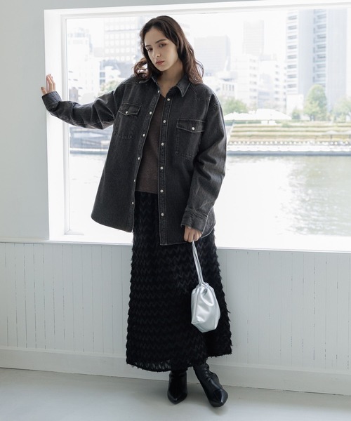 LAKOLE（ラコレ）の「12ゲージラクーンウールVネック / 908248（ニット/セーター・レディース・ベージュ/キャメル/チャコールグレー/ライトグレー・SMALL/MEDIUM）」の5枚目の写真