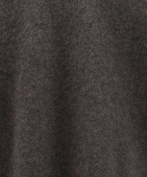 LAKOLE（ラコレ）の「12ゲージラクーンウールVネック / 908248（ニット/セーター・レディース・ベージュ/キャメル/チャコールグレー/ライトグレー・SMALL/MEDIUM）」の19枚目の写真