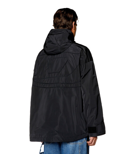 DIESEL（ディーゼル）の「メンズ ナイロンジャケット オーバルD ロゴ