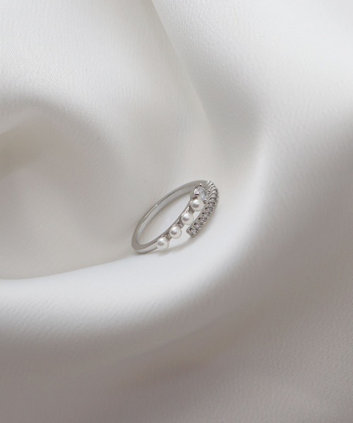 CEMONEMO（セモネモ）の「４連パール ビジュー フォークリング（リング・レディース・ゴールド/シルバー・FREE）」の11枚目の写真