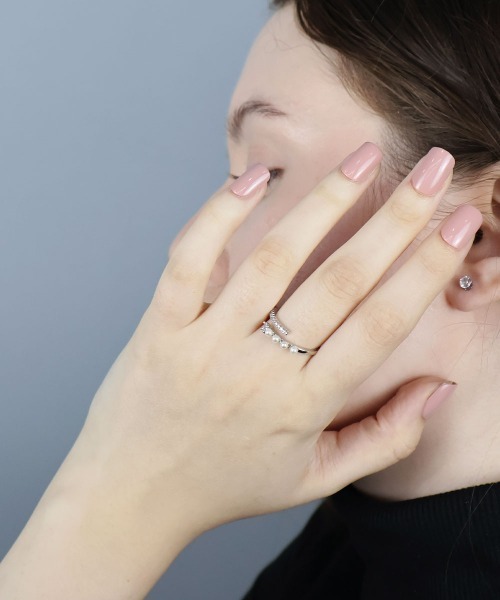 CEMONEMO（セモネモ）の「４連パール ビジュー フォークリング（リング・レディース・ゴールド/シルバー・FREE）」の10枚目の写真