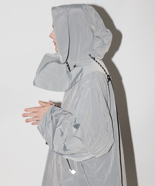 レオン掲載 Theory　パッカブルスプリングコート ブラック S SUPERTHANKS（スーパーサンクス）の「2WAYステンカラーコート（ユニ