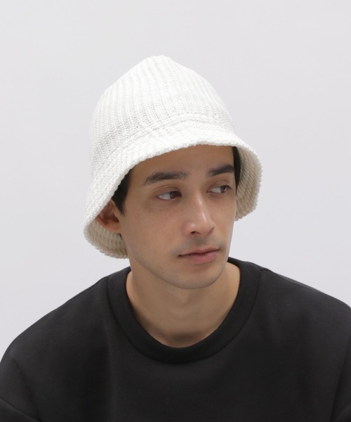 LAKOLE（ラコレ）の「ニットバケットハット / 980397（ハット・メンズ・ホワイト/ブラック/ベージュ・9）」の2枚目の写真