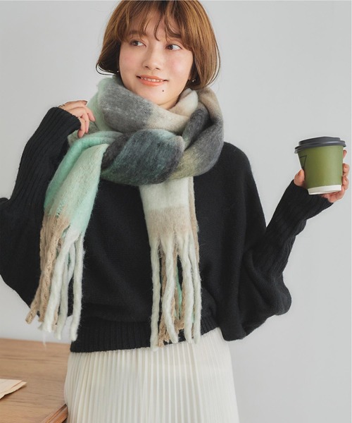 titivate（ティティベイト）の「チェックボリュームマフラー/ストール（マフラー・レディース・パープル/グリーン/イエロー/ブルー・FREE）」の2枚目の写真