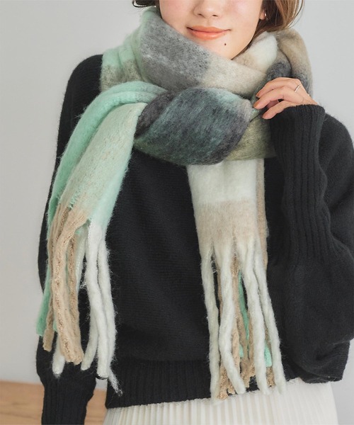 titivate（ティティベイト）の「チェックボリュームマフラー/ストール（マフラー・レディース・パープル/グリーン/イエロー/ブルー・FREE）」の10枚目の写真