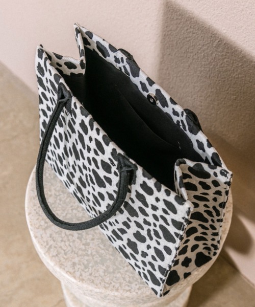 OLIVE des OLIVE（オリーブデオリーブ）の「オリーブロゴ刺繍入りトートバッグ　1032120150（トートバッグ・レディース・アイボリー/ブラック/その他・FREE）」の9枚目の写真