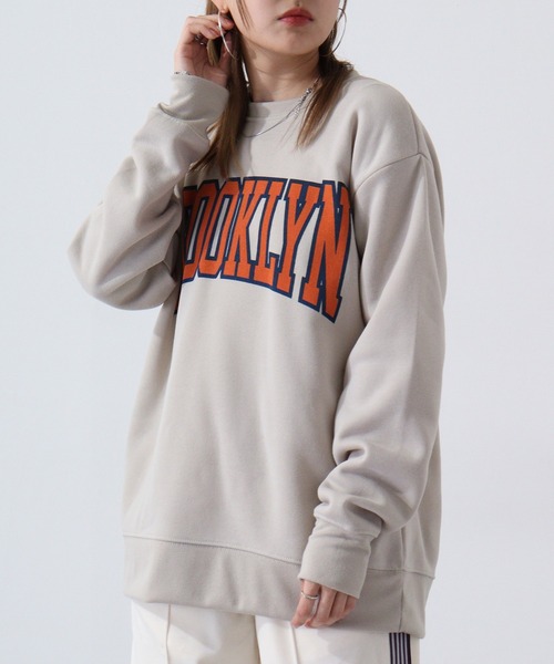 FUNALIVE(ファンアライブ)の「College logo print brushed lining sweatshirt / カレッジロゴ プリント 裏起毛トレーナー スウェット unisex(スウェット・メンズ・ネイビー系/アイボリー/チャコール/ホワイト/ブラック系1/ホワイト系/杢グレー/ベージュ/ブラック/グレー系/ブラック系2/ヘザーチャコール/グレイッシュベージュ/ブラック系3/ブラック系/チャコールグレー/グリーン系1/ネイビー/グリーン/ベージュ系・XL/M/L)」の15枚目の写真