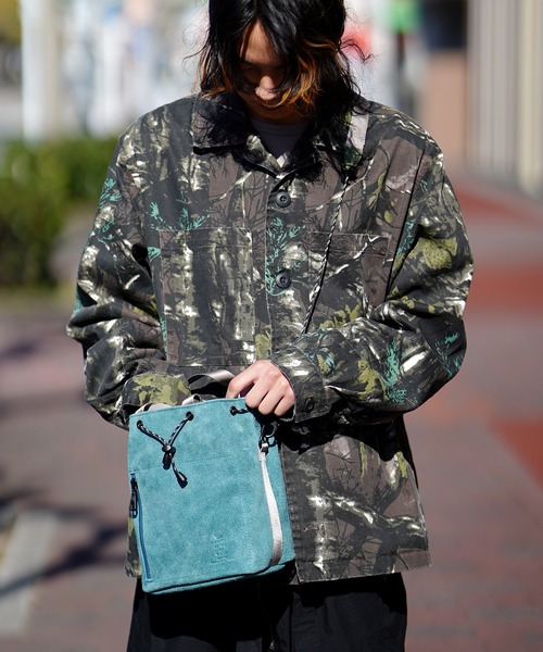 AS2OV（アッソブ）の「AS2OV アッソブ WATER PROOF SUEDE DRAWSTRING BAG 巾着 バッグ（ショルダーバッグ・メンズ・グレー/カーキ/ブラック/ターコイズブルー/キャメル・FREE）」の16枚目の写真