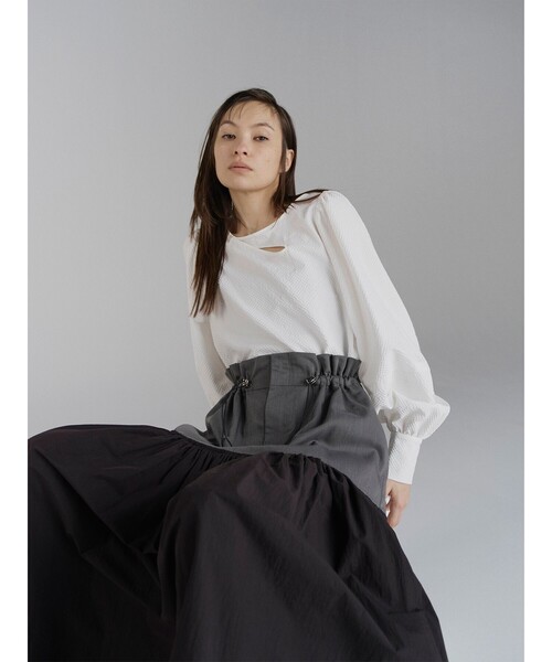 RBS（アールビーエス）の「RBS / リング パーツ スリット ブラウス（シャツ/ブラウス・レディース・ホワイト/ブラック・ONE SIZE）」の2枚目の写真