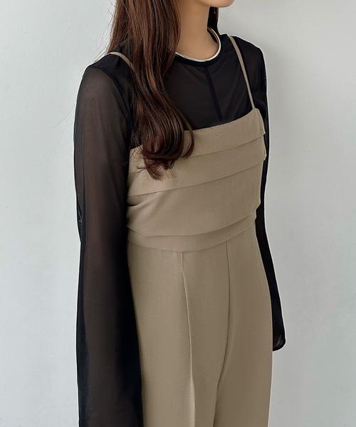 callautia（カラウティア）の「タックデザインワイドサロペット（サロペット/オーバーオール・レディース・グレー/ダークベージュ/ブラック・LARGE/MEDIUM/SMALL）」の4枚目の写真