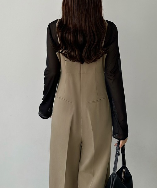 callautia（カラウティア）の「タックデザインワイドサロペット（サロペット/オーバーオール・レディース・グレー/ダークベージュ/ブラック・LARGE/MEDIUM/SMALL）」の5枚目の写真