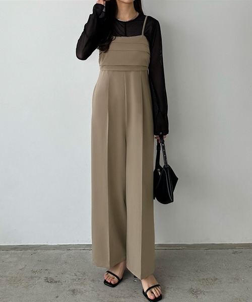 callautia（カラウティア）の「タックデザインワイドサロペット（サロペット/オーバーオール・レディース・グレー/ダークベージュ/ブラック・LARGE/MEDIUM/SMALL）」の7枚目の写真