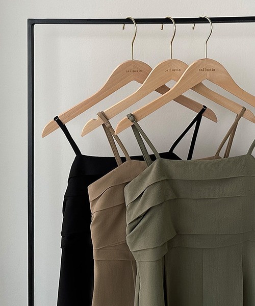 callautia（カラウティア）の「タックデザインワイドサロペット（サロペット/オーバーオール・レディース・グレー/ダークベージュ/ブラック・LARGE/MEDIUM/SMALL）」の8枚目の写真