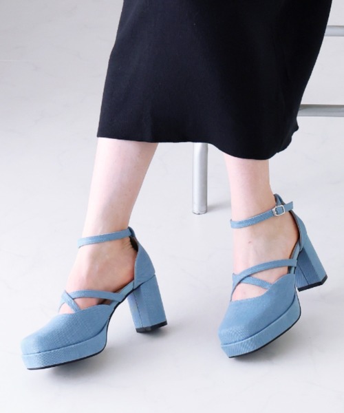 VIVIAN（ヴィヴィアン）の「厚底プラットフォームクロスストラップパンプス ZOZOTOWN+オフィシャルサイト限定商品（パンプス・レディース・ホワイト/ブラック/シルバー/ワンウォッシュ/ブラック系その他・S/M/L）」の13枚目の写真