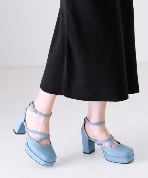 VIVIAN（ヴィヴィアン）の「厚底プラットフォームクロスストラップパンプス ZOZOTOWN+オフィシャルサイト限定商品（パンプス・レディース・ホワイト/ブラック/シルバー/ワンウォッシュ/ブラック系その他・S/M/L）」の11枚目の写真