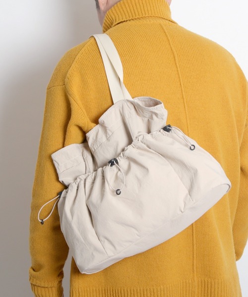 rinto(リント)の「【recomend selection/セレクト】デザインポケットシャーリングトートバッグ(トートバッグ・レディース・オフホワイト/カーキ/ブラック・FREE)」の4枚目の写真