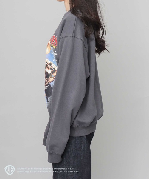 A.M.S.（エーエムエス）の「GREMRINS グレムリン バンドTシャツ風 ギズモプリント 裏パイル クルーネック スウェット トレーナー（Tシャツ/カットソー・メンズ・ヘザーグレー/スミクロ・L/M）」の21枚目の写真