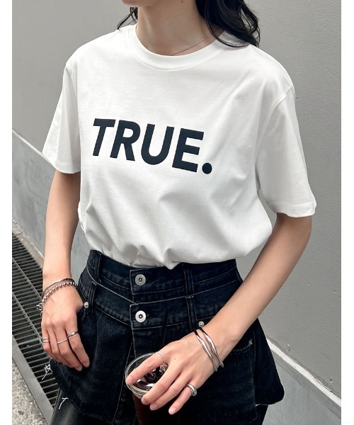 Re:EDIT（リエディ）の「[UVカット][接触冷感][紫外線対策]TRUEメタリックロゴプリントTシャツ（Tシャツ/カットソー・レディース・ホワイト×シルバー/チャコールグレー/ブラック/ホワイト×ゴールド/ホワイト×ブラック・MEDIUM/LARGE）」の8枚目の写真
