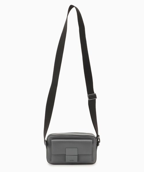 Calvin Klein(カルバン・クライン)の「アイコニックプラーク カメラバッグ(ショルダーバッグ・メンズ・グレー・FREE)」の6枚目の写真
