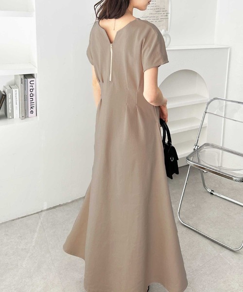 GeeRA（ジーラ）の「着痩せしたいならこれ！前後2WAYハーフジップキーネックフロントタックワンピース（ワンピース・レディース・チャコール/ブラック/モカ/オートミール/ネイビー・SMALL/MEDIUM/LARGE/X-LARGE）」の9枚目の写真