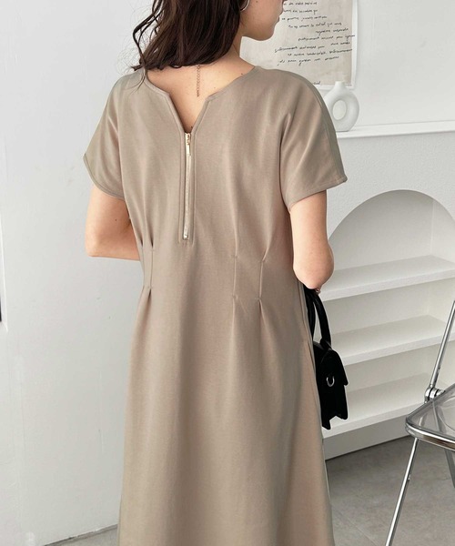 GeeRA（ジーラ）の「着痩せしたいならこれ！前後2WAYハーフジップキーネックフロントタックワンピース（ワンピース・レディース・チャコール/ブラック/モカ/オートミール/ネイビー・SMALL/MEDIUM/LARGE/X-LARGE）」の22枚目の写真