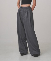 Juha（ユハ）の「2TUCK WIDE EASY PANTS（スラックス）」