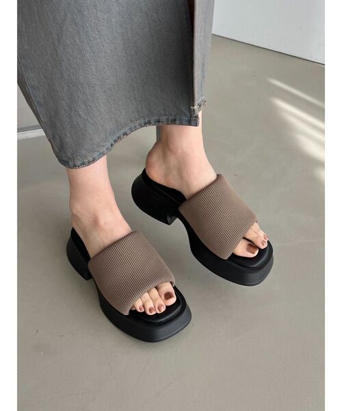 EMODA（エモダ）の「ニットワイドバンドサンダル（サンダル・レディース・ブラウン/アイボリー/ブラック・SMALL/MEDIUM/LARGE）」の20枚目の写真