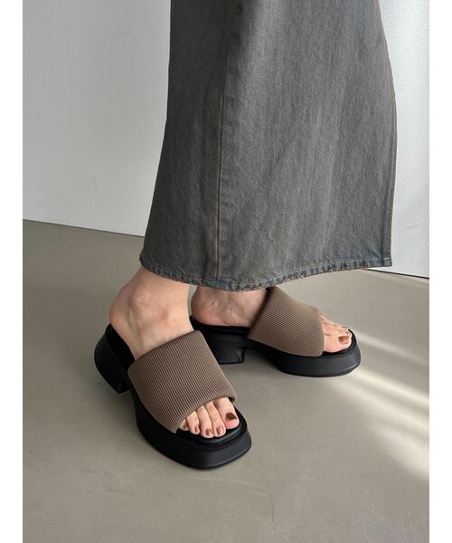 EMODA（エモダ）の「ニットワイドバンドサンダル（サンダル・レディース・ブラウン/アイボリー/ブラック・SMALL/MEDIUM/LARGE）」の21枚目の写真