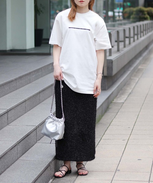 HER CLOSET(ハークローゼット)の「【shemoshelly】WEB限定箔ラインロゴTシャツ(Tシャツ/カットソー・レディース・ホワイト×ブラック/ブラック×シルバー/オフホワイト・M/L/S)」の13枚目の写真