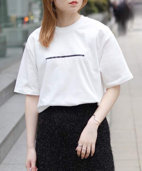 HER CLOSET(ハークローゼット)の「【shemoshelly】WEB限定箔ラインロゴTシャツ(Tシャツ/カットソー・レディース・ホワイト×ブラック/ブラック×シルバー/オフホワイト・M/L/S)」の10枚目の写真