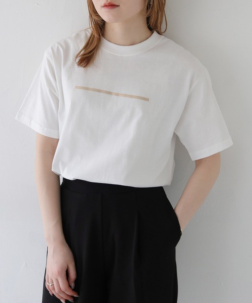 HER CLOSET(ハークローゼット)の「【shemoshelly】WEB限定箔ラインロゴTシャツ(Tシャツ/カットソー・レディース・ホワイト×ブラック/ブラック×シルバー/オフホワイト・M/L/S)」の4枚目の写真