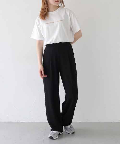 HER CLOSET(ハークローゼット)の「【shemoshelly】WEB限定箔ラインロゴTシャツ(Tシャツ/カットソー・レディース・ホワイト×ブラック/ブラック×シルバー/オフホワイト・M/L/S)」の7枚目の写真