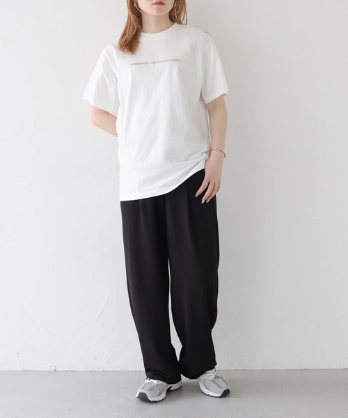 HER CLOSET(ハークローゼット)の「【shemoshelly】WEB限定箔ラインロゴTシャツ(Tシャツ/カットソー・レディース・ホワイト×ブラック/ブラック×シルバー/オフホワイト・M/L/S)」の9枚目の写真