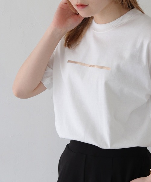 HER CLOSET(ハークローゼット)の「【shemoshelly】WEB限定箔ラインロゴTシャツ(Tシャツ/カットソー・レディース・ホワイト×ブラック/ブラック×シルバー/オフホワイト・M/L/S)」の6枚目の写真