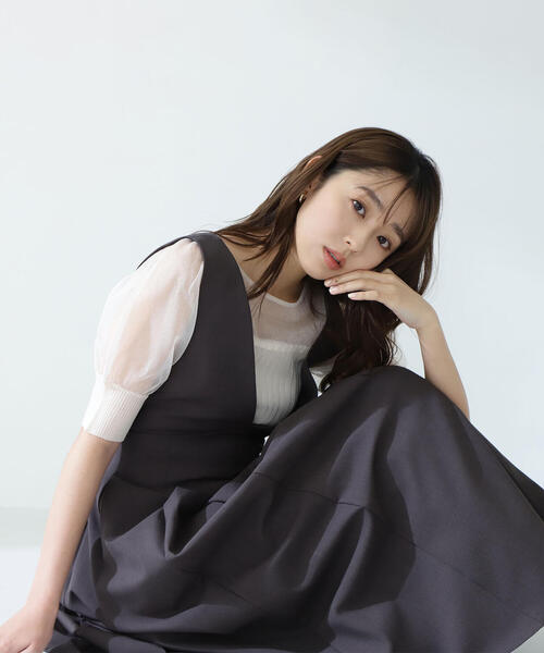 NATURAL BEAUTY BASIC(ナチュラルビューティーベーシック)の「◇Vネックタックフレアジャンスカ(ジャンパースカート・レディース・ベージュ/チャコールグレー・SMALL/MEDIUM)」の12枚目の写真