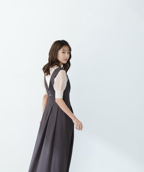 NATURAL BEAUTY BASIC(ナチュラルビューティーベーシック)の「◇Vネックタックフレアジャンスカ(ジャンパースカート・レディース・ベージュ/チャコールグレー・SMALL/MEDIUM)」の14枚目の写真