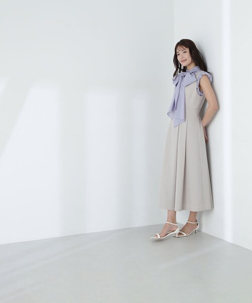 NATURAL BEAUTY BASIC(ナチュラルビューティーベーシック)の「◇Vネックタックフレアジャンスカ(ジャンパースカート・レディース・ベージュ/チャコールグレー・SMALL/MEDIUM)」の21枚目の写真