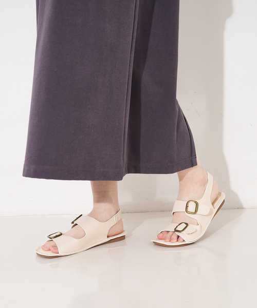 MOHI（モヒ）の「【MOHI】バックストラップ ベルテッド　バックルサンダル（サンダル・レディース・ブラック/オフホワイト・36/37/38）」の2枚目の写真