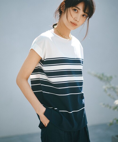 23区 L(ニジュウサンクオオキイサイズ)の「【洗える】ランダムボーダー フレンチスリーブ カットソー(Tシャツ/カットソー・レディース・ベージュ系1/ダークブラウン系1/ネイビー系1・44/46)」の3枚目の写真