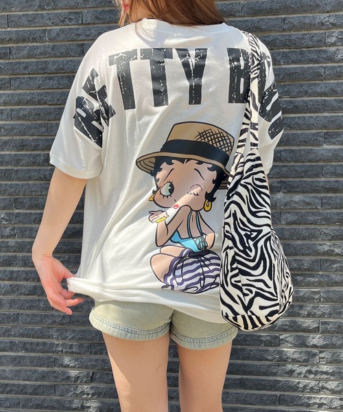 GLAMOROUS JANE(グラマラスジェーン)の「バックプリントBETTTY BOOPビックTシャツ(Tシャツ/カットソー・レディース・モスグリーン/ブラック/オフホワイト・FREE)」の8枚目の写真