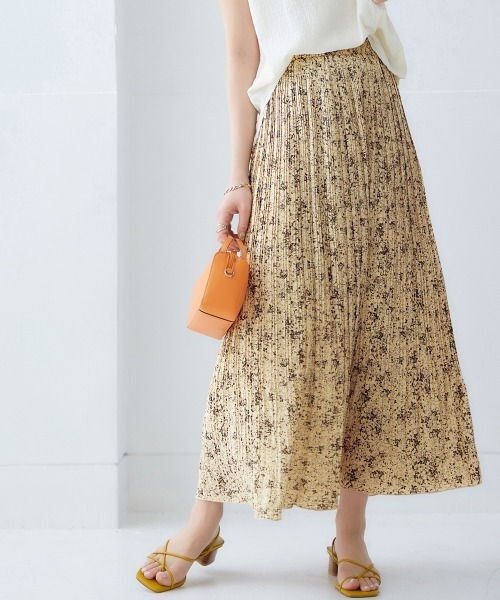 nissen（ニッセン）の「小花柄プリーツスカート（スカート・レディース・ブラック/オフホワイト/グリーン・M/L/LL/S）」の2枚目の写真