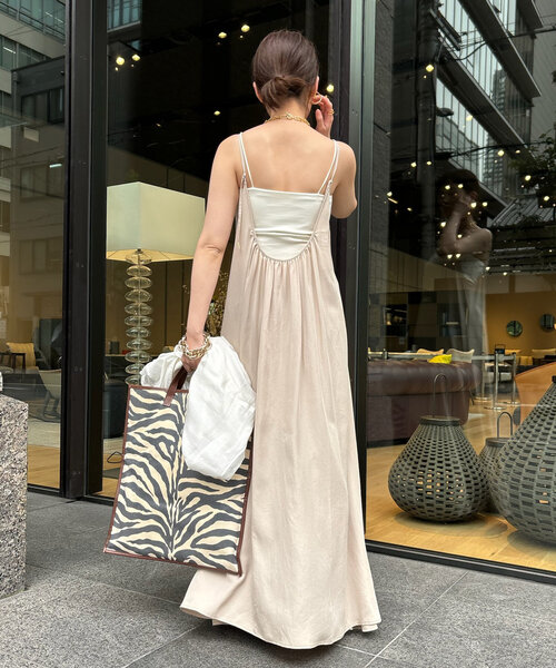 DouDou(ドゥドゥ)の「フィブリルキャミワンピース(ワンピース・レディース・ベージュ/ブラック・FREE)」の3枚目の写真