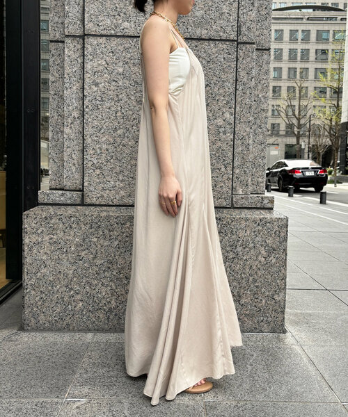 DouDou(ドゥドゥ)の「フィブリルキャミワンピース(ワンピース・レディース・ベージュ/ブラック・FREE)」の15枚目の写真