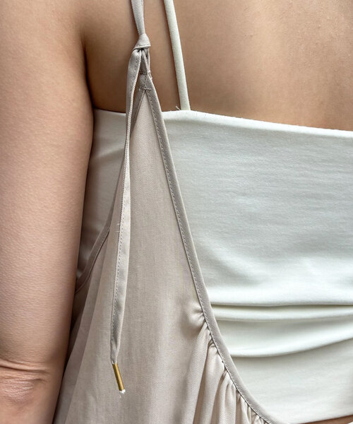 DouDou(ドゥドゥ)の「フィブリルキャミワンピース(ワンピース・レディース・ベージュ/ブラック・FREE)」の11枚目の写真