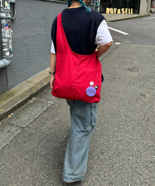 CIAOPANIC TYPY（チャオパニックティピー）の「【UNISEX】キャンバス缶バッチ付きショルダーバッグ（ショルダーバッグ・メンズ・ブラック/レッド/ネイビー・ONE SIZE）」の16枚目の写真